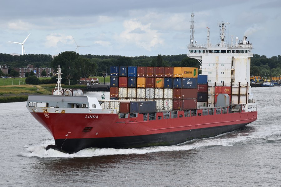 Transit: LINDA entering English South Coast at The Dover Strait