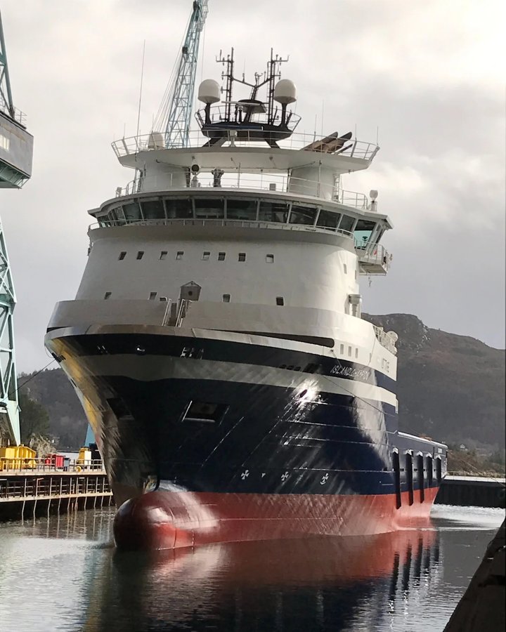 Aberdeen Arrival: ISLAND CHAMPION     