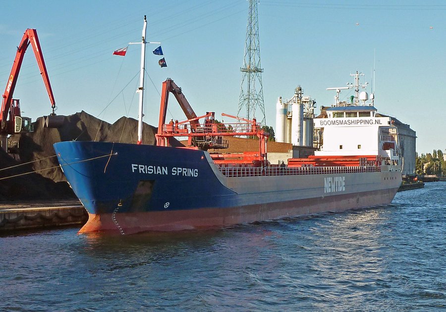  Scottish East Coast - FRISIAN SPRING transiting John O'Groats Approach