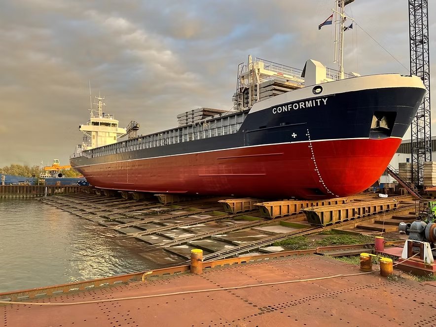  Irish Sea - CONFORMITY           transiting Irish Sea West of Man