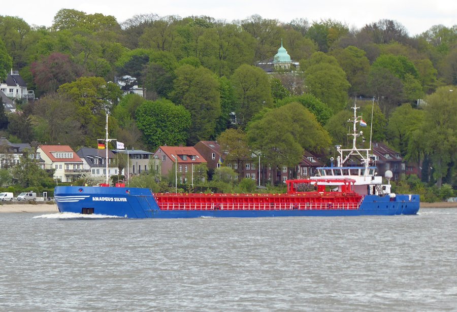  Irish Sea - AMADEUS SILVER       transiting Irish Sea West of Man