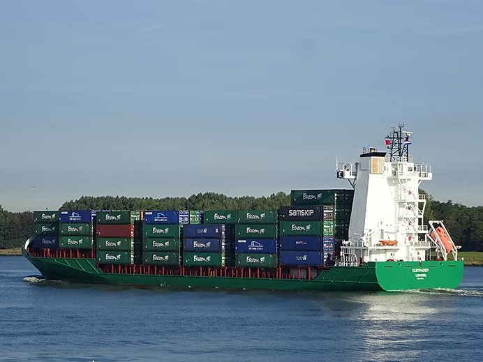 Transit: ELBTRADER entering English South Coast at The Dover Strait