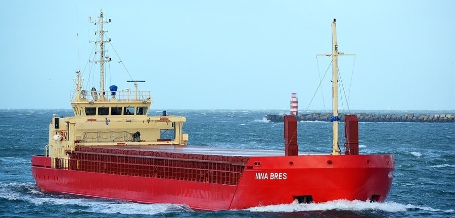 Transit: NINA BRES            entering English South Coast at The Dover Strait