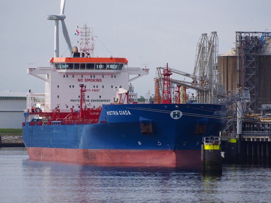 Transit: HISTRIA GIADA        entering English South Coast at The Dover Strait