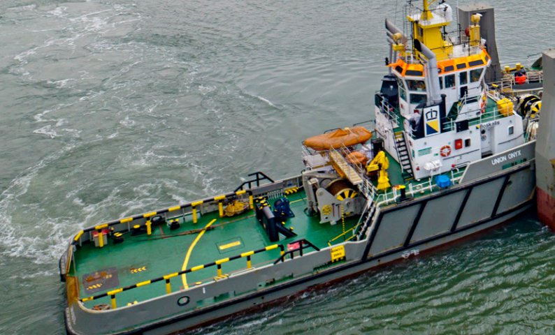  Irish Sea - UNION ONYX           transiting Irish Sea off Dublin
