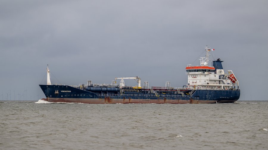 Transit: VERSUTIUS            entering English South Coast at The Dover Strait
