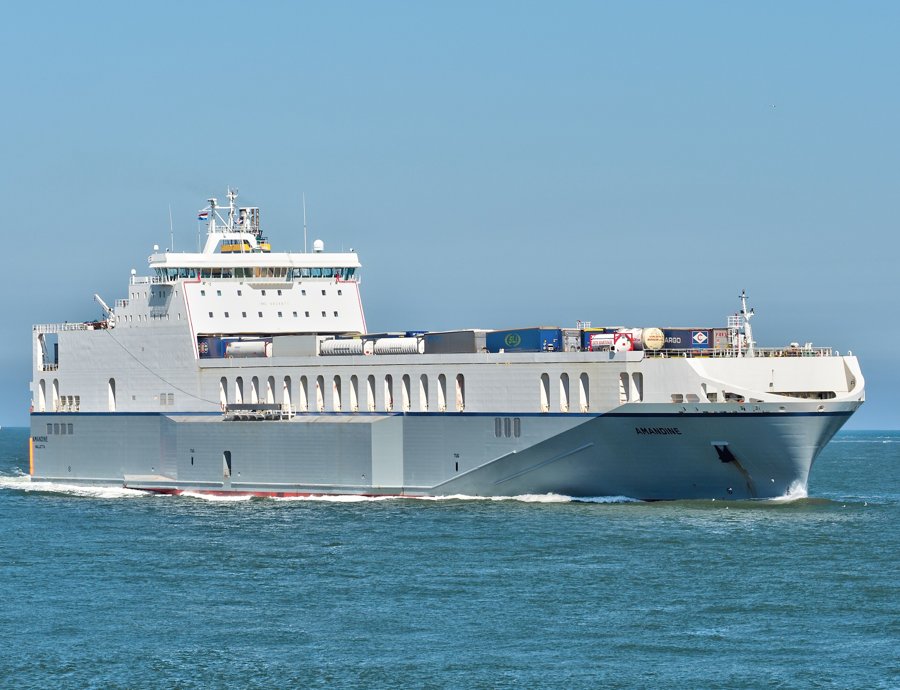 Transit: AMANDINE entering English South Coast at The Dover Strait
