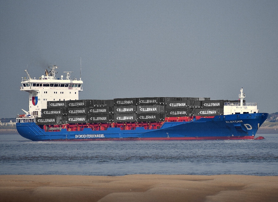 Thames Arrival: ELBTEAM             