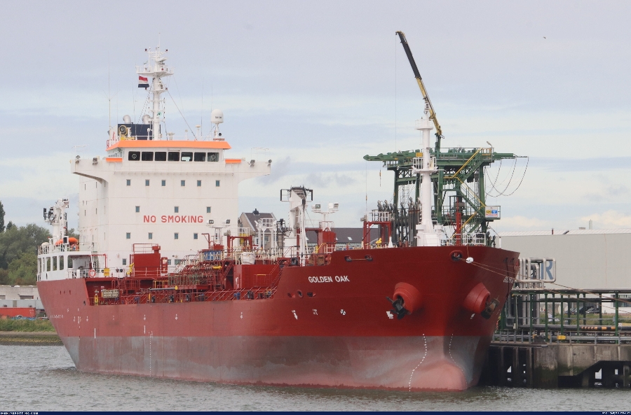 Transit: GOLDEN OAK entering English South Coast at The Dover Strait