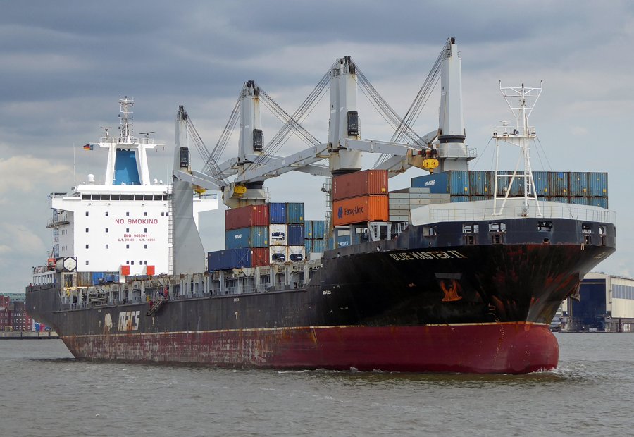 Transit: BLUE MASTER II entering English South Coast at The Dover Strait