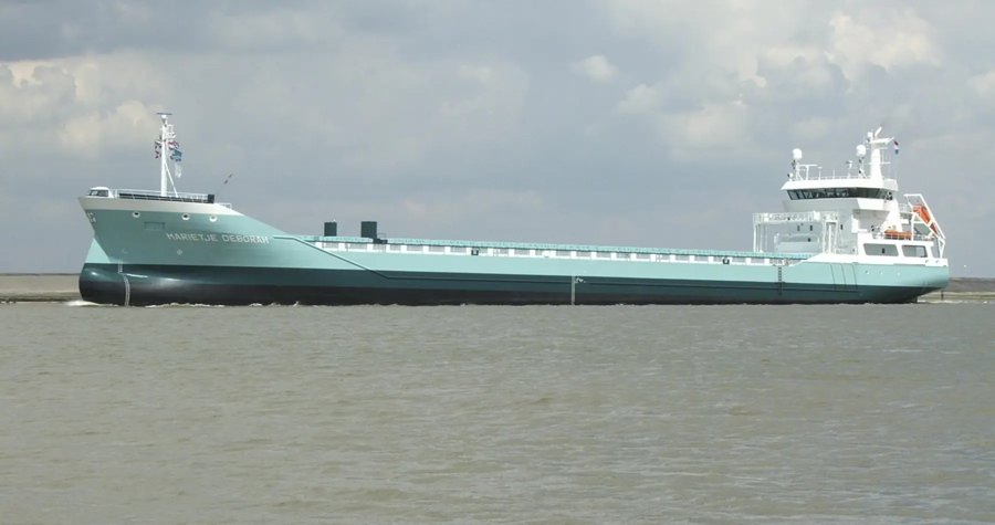 Transit: MARIETJE DEBORAH     entering English South Coast at The Dover Strait