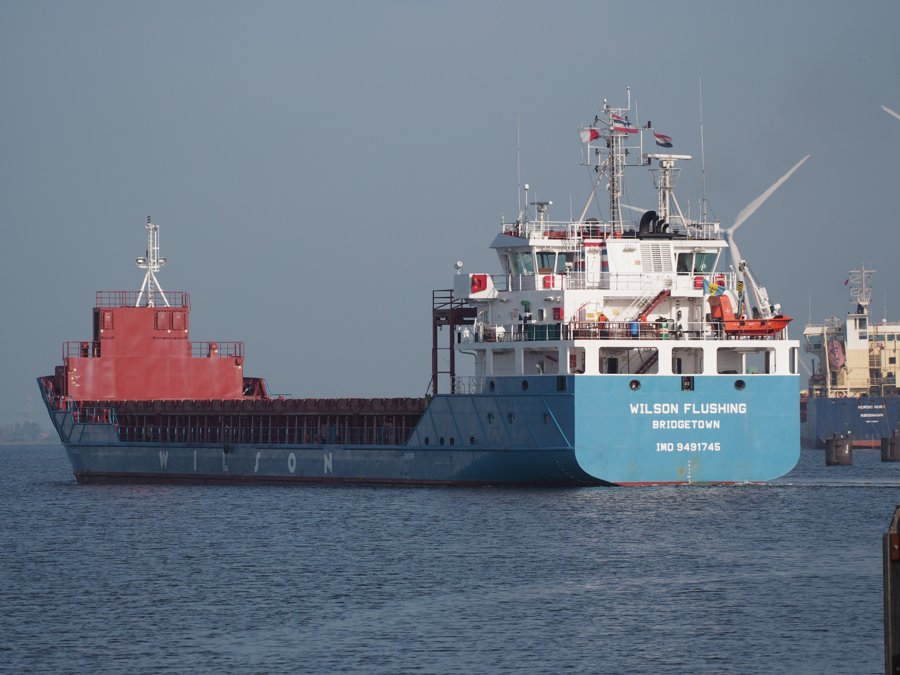  Irish Sea - WILSON FLUSHING      transiting North Channel Belfast