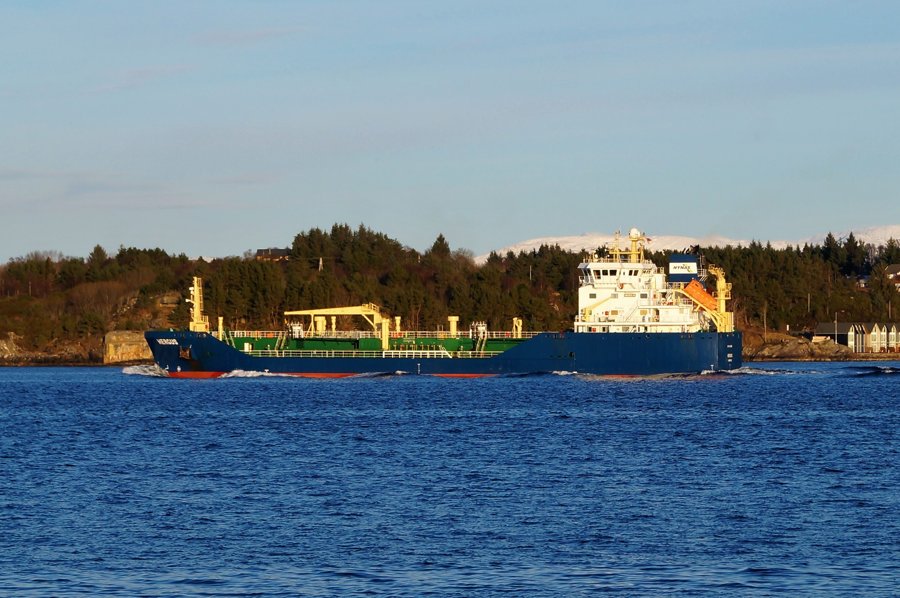  Irish Sea - BITLAND transiting Irish Sea West of Man