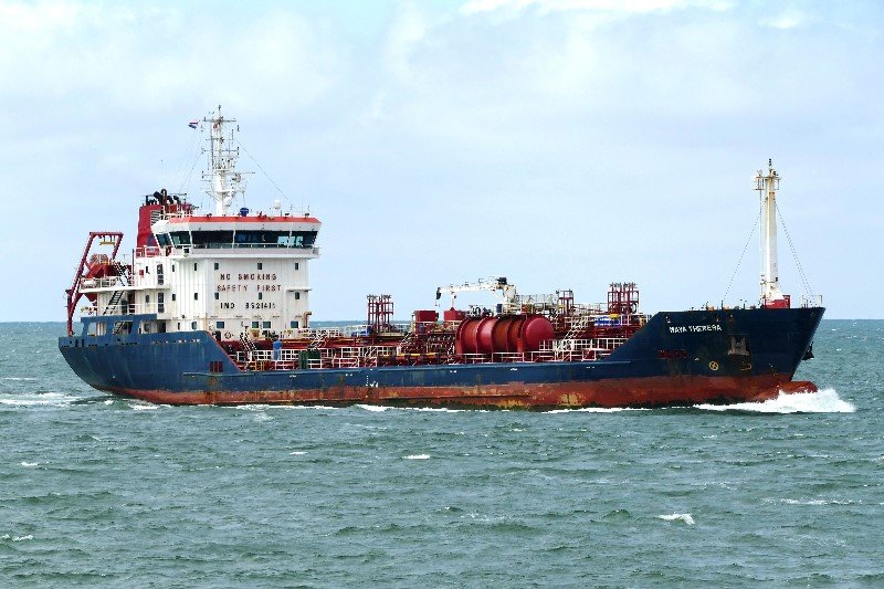 Transit: MAYA THERESA entering English South Coast at The Dover Strait