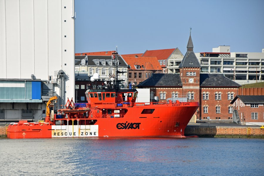Aberdeen Departure: ESVAGT CAPRI        