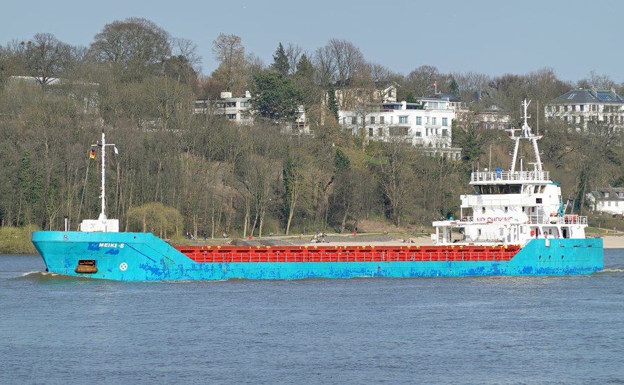Transit: MEIKE-B entering English South Coast at The Dover Strait