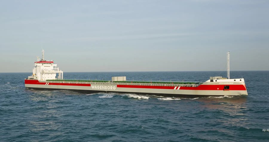 Transit: REGGEBORG entering English South Coast at The Dover Strait