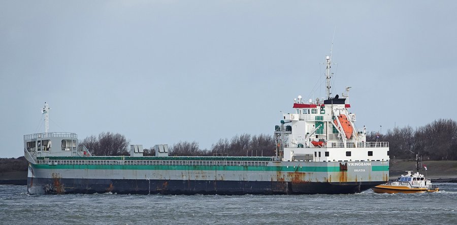 Transit: VIKINGBANK entering English South Coast at The Dover Strait