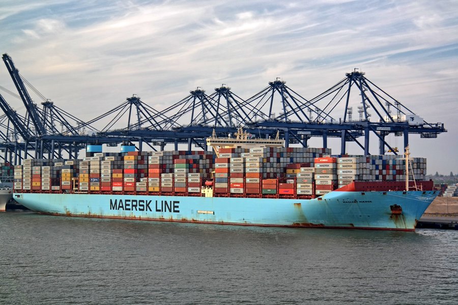 Transit: MAGLEBY MAERSK entering English South Coast at The Dover Strait