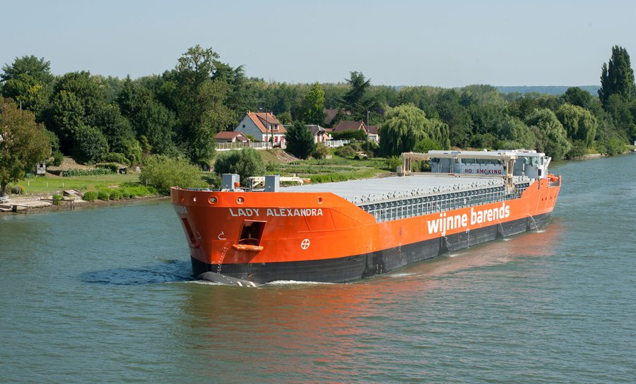 Transit: LADY ALEXANDRA       entering English South Coast at The Dover Strait