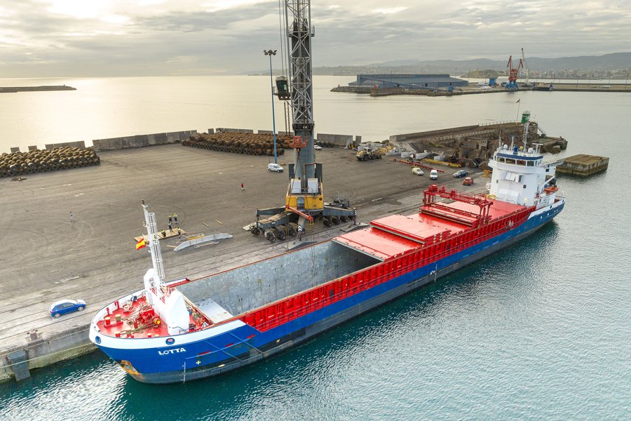 Transit: LOTTA entering English South Coast at The Dover Strait