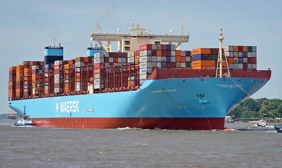 Transit: MARGRETHE MAERSK entering English South Coast at The Dover Strait