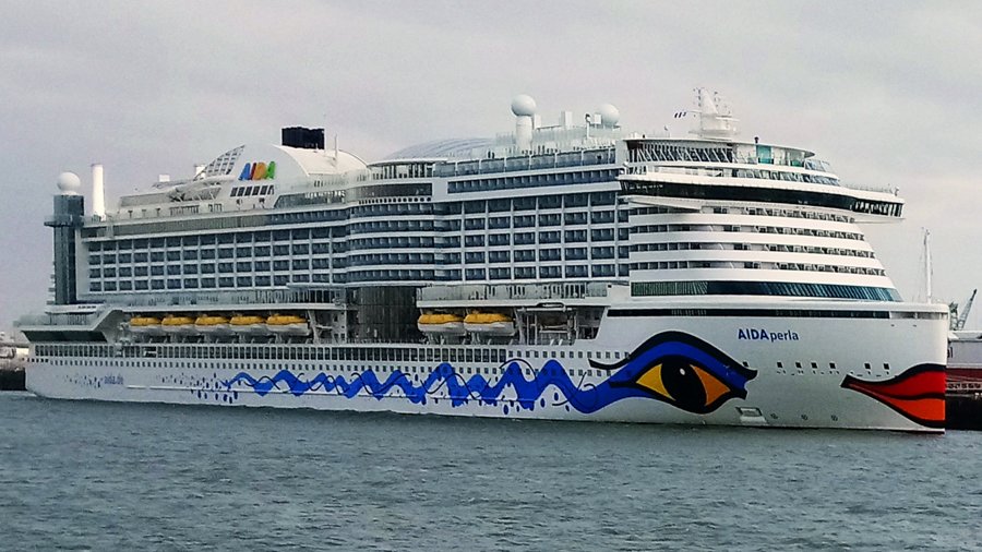 Transit: AIDAPERLA entering English South Coast at The Dover Strait