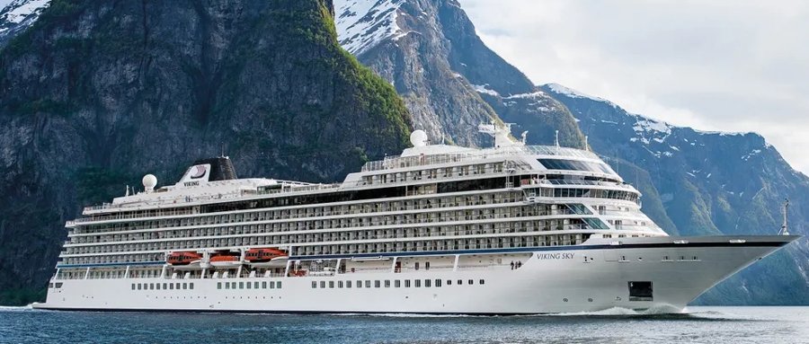  Scottish North Coast - VIKING SKY transiting Cape Wrath