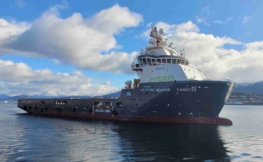  Scottish East Coast - SEACOR YANGTZE       transiting Aberdeenshire Coast