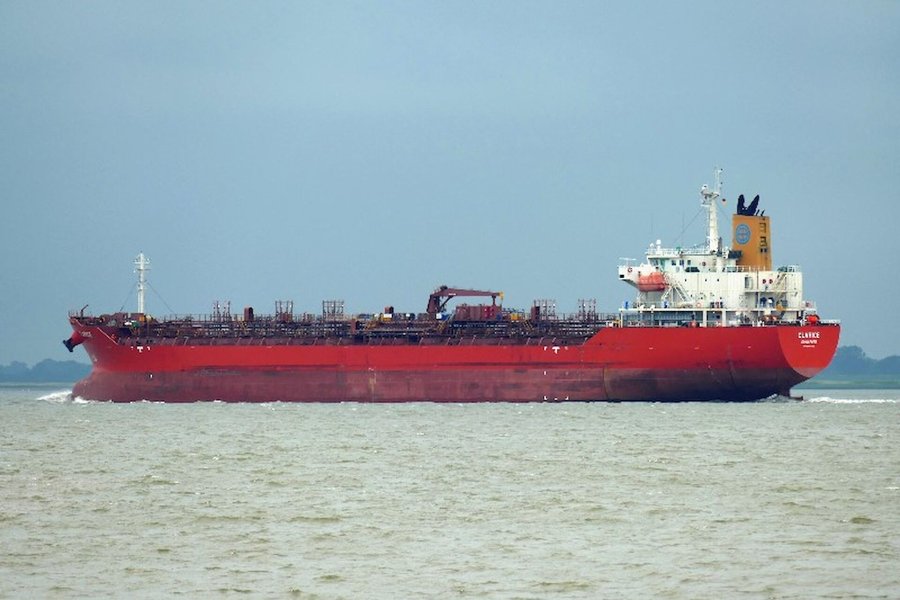 Transit: PRABHU MIHIKAA       entering English South Coast at The Dover Strait