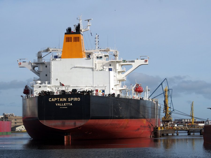 Transit: CAPTAIN SPIRO        entering English South Coast at The Dover Strait