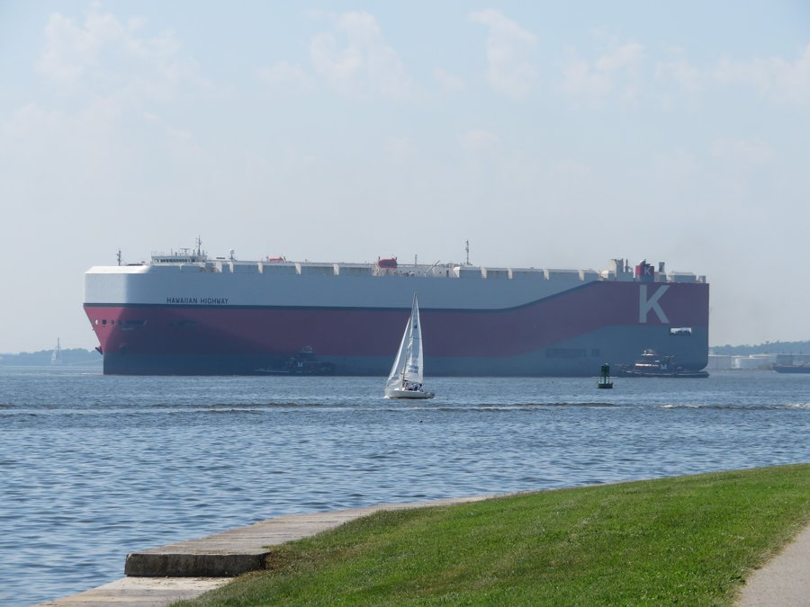 Transit: HAWAIIAN HIGHWAY     entering English South Coast at The Dover Strait