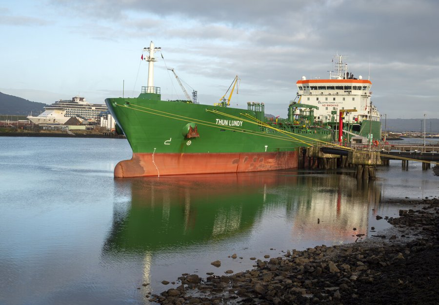 Irish Sea - THUN LUNDY           transiting Irish Sea off Wales
