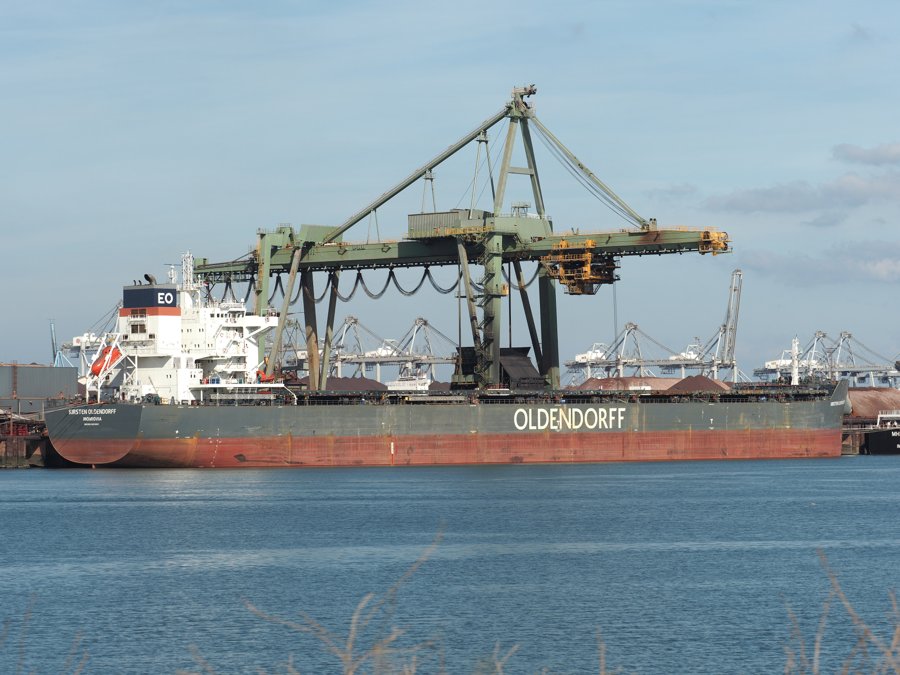 Humber Departure: KIRSTEN OLDENDORFF  