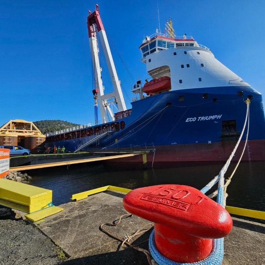  Scottish North Coast - ECO TRIUMPH          transiting Thurso Coast