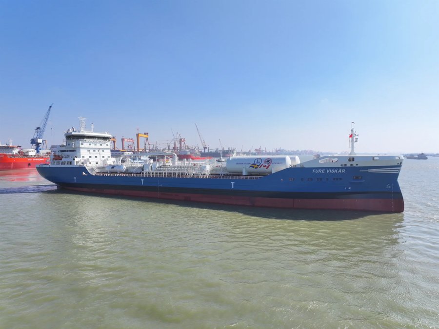 Transit: FURE VISKAR          entering English South Coast at The Dover Strait