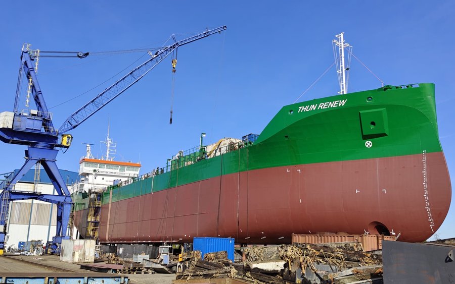 Cork Harbour Departure: THUN RENEW          